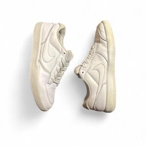 Nike SB Off-White Low-Top Sneakers